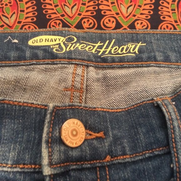 Old Navy "Sweetheart" Knee Length Jeans sz 0 NWOT - Picture 3 of 6